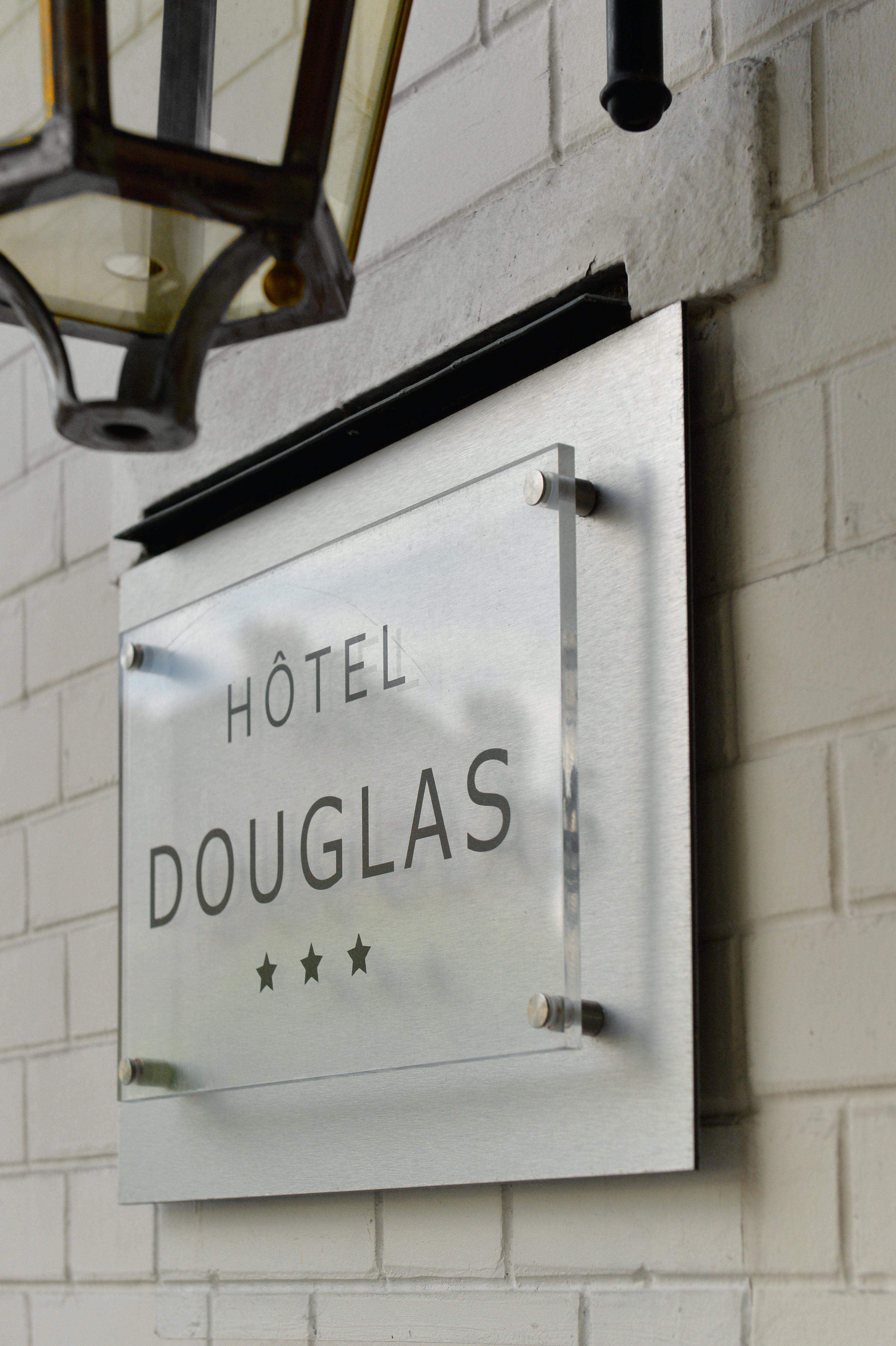 Hotel Douglas Puteaux Eksteriør bilde